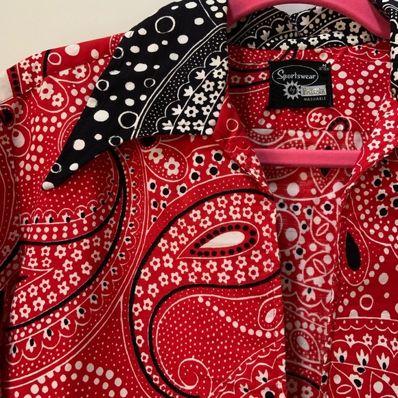 1970s Men’s/Women’s Bandana Print V-Neck Collared Shirt - Picture 3 of 7
